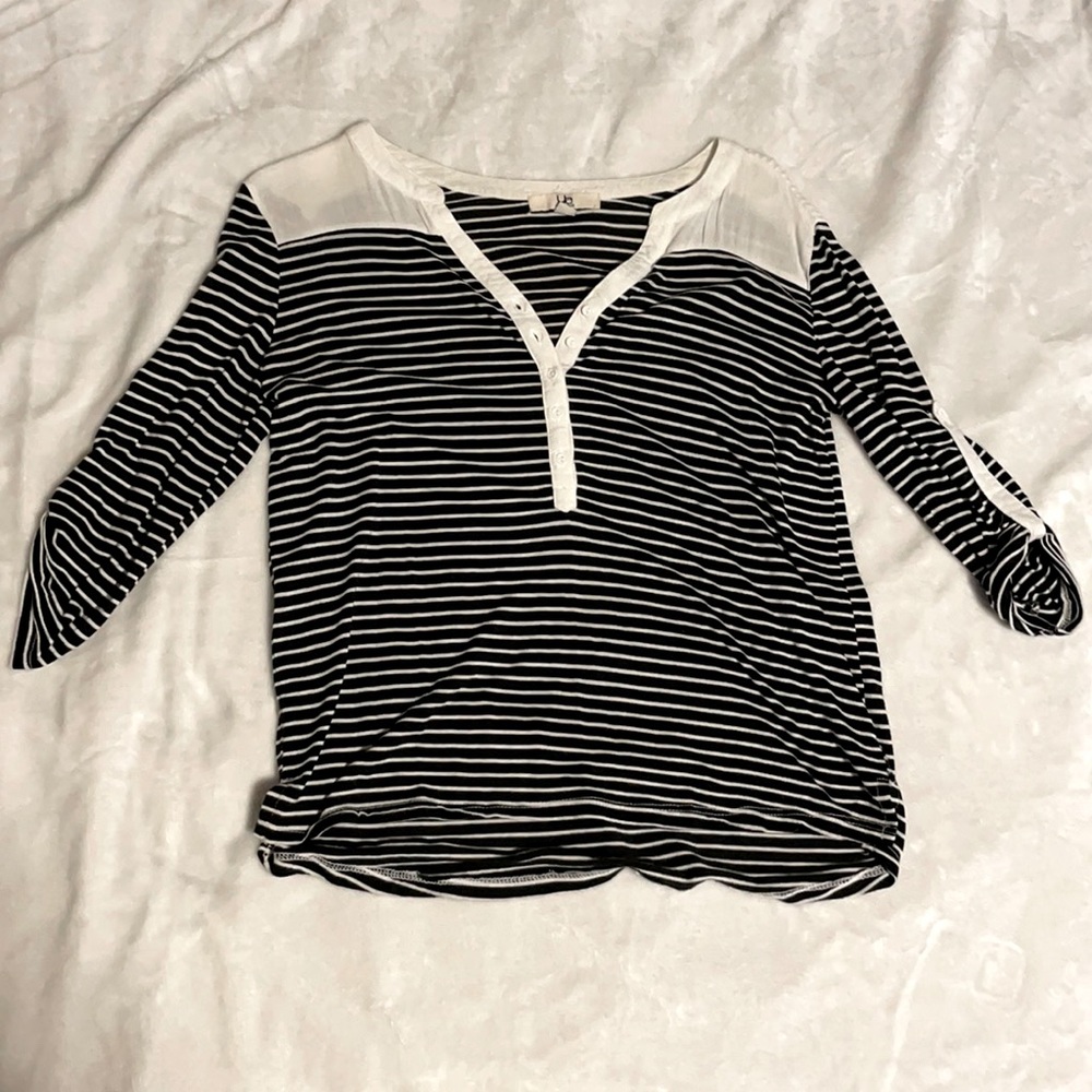 YA button baseball shirt